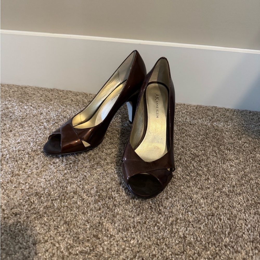 Anne Klein Women's Brown Peep Toe Heels